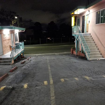 Travis Lodge Motel 16 أوكلاند، كاليفورنيا المظهر الخارجي الصورة