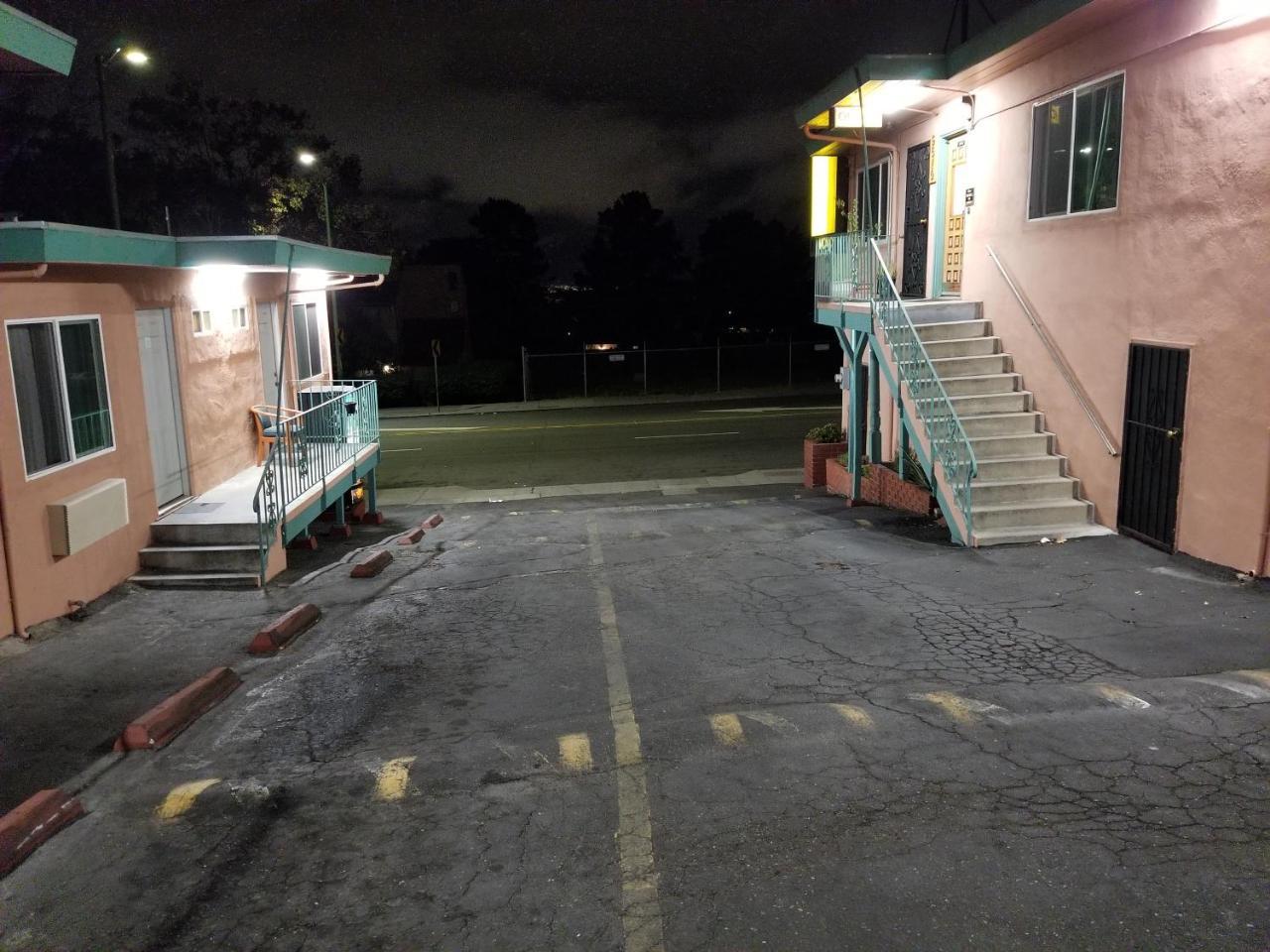 Travis Lodge Motel 16 أوكلاند، كاليفورنيا المظهر الخارجي الصورة